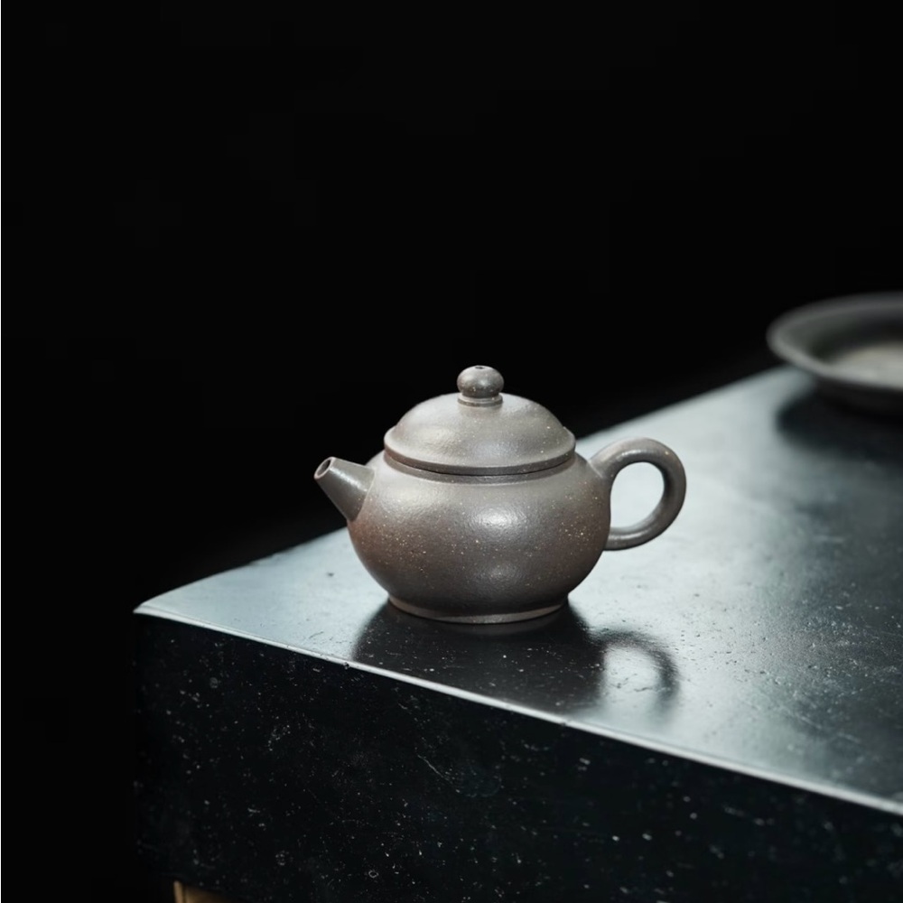 Zisha teapot handmade yixing 130ml purple clay tianqing clay